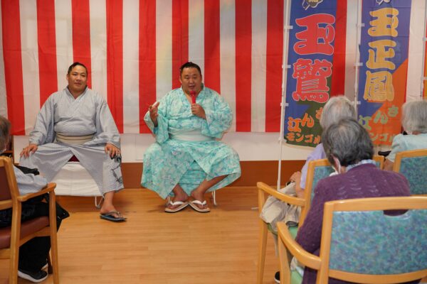 玉鷲関と玉正鳳関が来所されました!